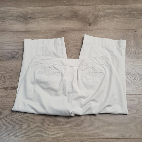Dockers Pants Womens 10 Beige Minimalist Pedal Pusher Classiccore Normcore Mom - Picture 1 of 10